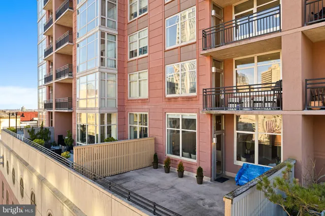 $599,900 | 440 South Broad Street, Unit 803, Philadelphia, PA 19146