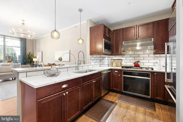 $599,900 | 440 South Broad Street, Unit 803, Philadelphia, PA 19146