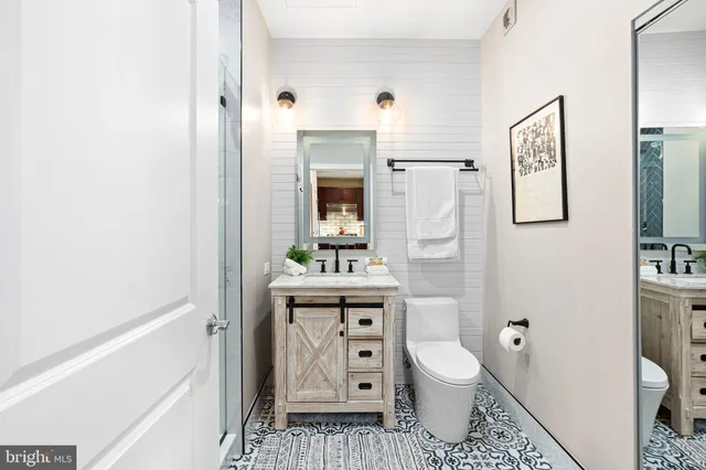 $599,900 | 440 South Broad Street, Unit 803, Philadelphia, PA 19146