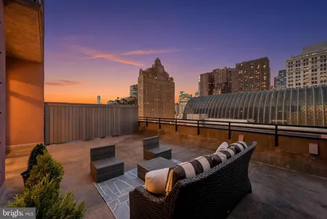$599,900 | 440 South Broad Street, Unit 803, Philadelphia, PA 19146