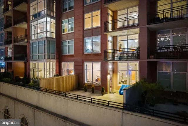 $599,900 | 440 South Broad Street, Unit 803, Philadelphia, PA 19146