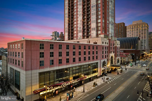 $599,900 | 440 South Broad Street, Unit 803, Philadelphia, PA 19146