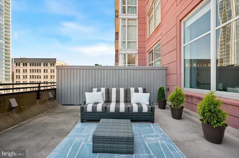 $599,900 | 440 South Broad Street, Unit 803, Philadelphia, PA 19146