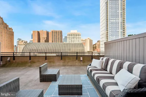 $599,900 | 440 South Broad Street, Unit 803, Philadelphia, PA 19146