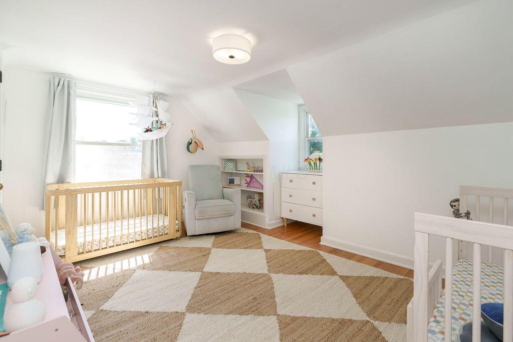 580 Richards Road Columbus, OH 43214 - Photo 21 of 42 Second floor bedroom #3