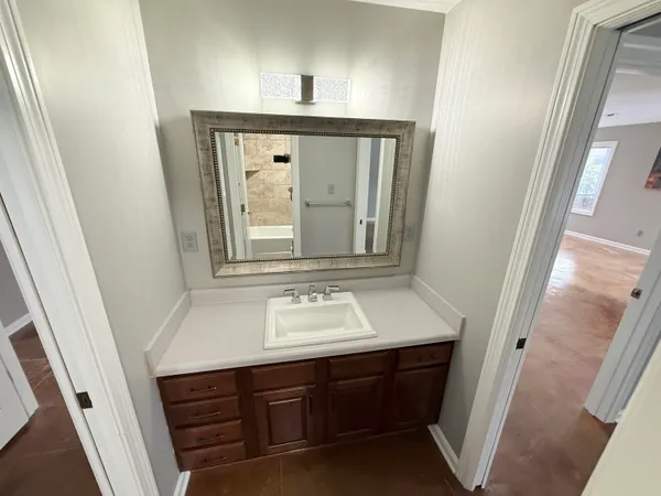 $5,950 | 765 Sweetbrier Road, Memphis, TN 38120