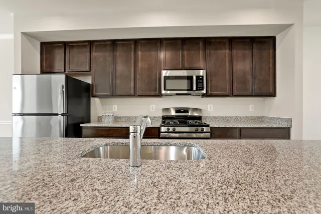 $2,900 | 3970 Shire Meadow Lane, Triangle, VA 22172