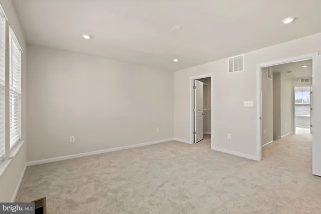 $2,900 | 3970 Shire Meadow Lane, Triangle, VA 22172