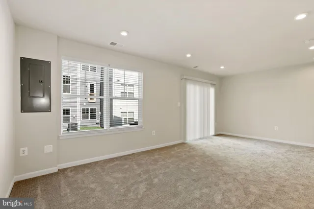 $2,900 | 3970 Shire Meadow Lane, Triangle, VA 22172