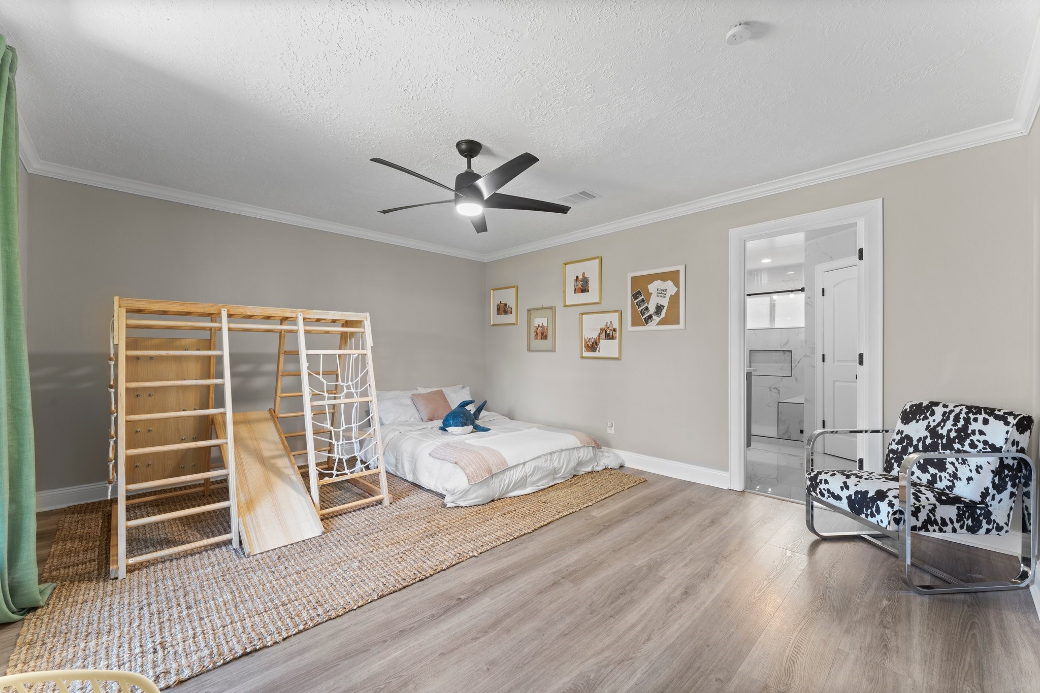 5207 Alamosa Lane Spring, TX 77379 - Photo 11 of 37 1st floor Master Ensuite