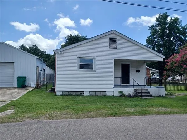 $1,700 | 3525 West Metairie Avenue South, Metairie, LA 70001