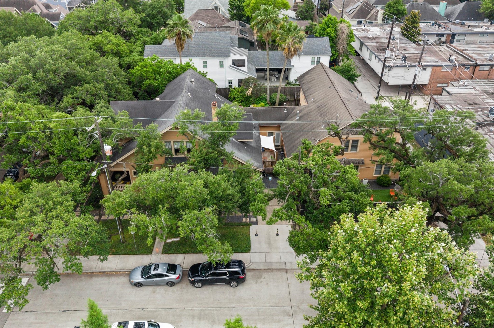 945 Harvard Street Houston, TX 77008 - Photo 44 of 47 an aerial view of a