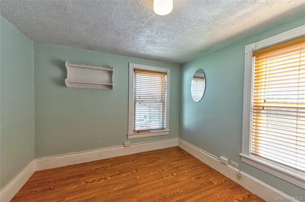 $2,600 | 40 Bayside Avenue, Oyster Bay, NY 11771