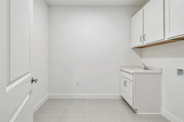 a view of utility room