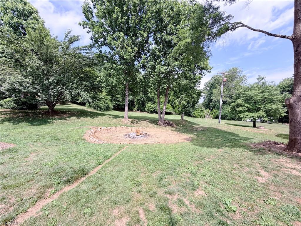 1390 Cb Eller School Road Elkin, NC 28621 - Photo 25 of 33