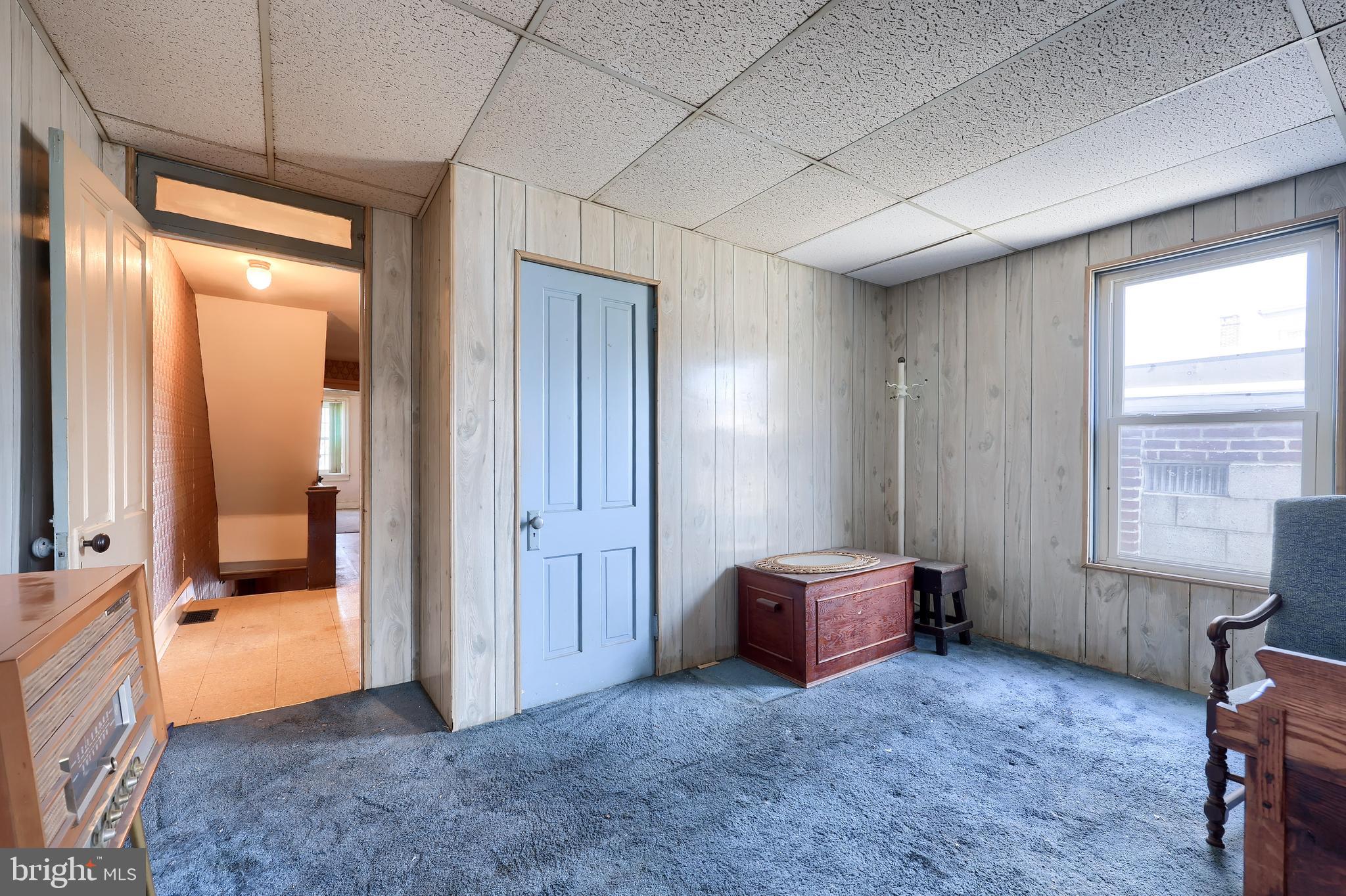 14 West New Street Lancaster, PA 17603 - Photo 16 of 21 a living room with furniture and a window