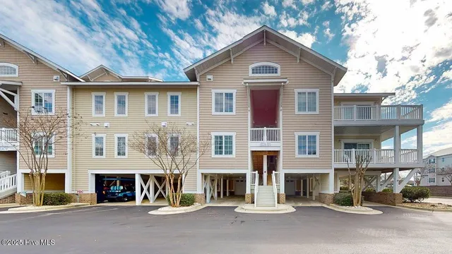 $899,000 | 670 St Joseph Street, Unit 204, Carolina Beach, NC 28428