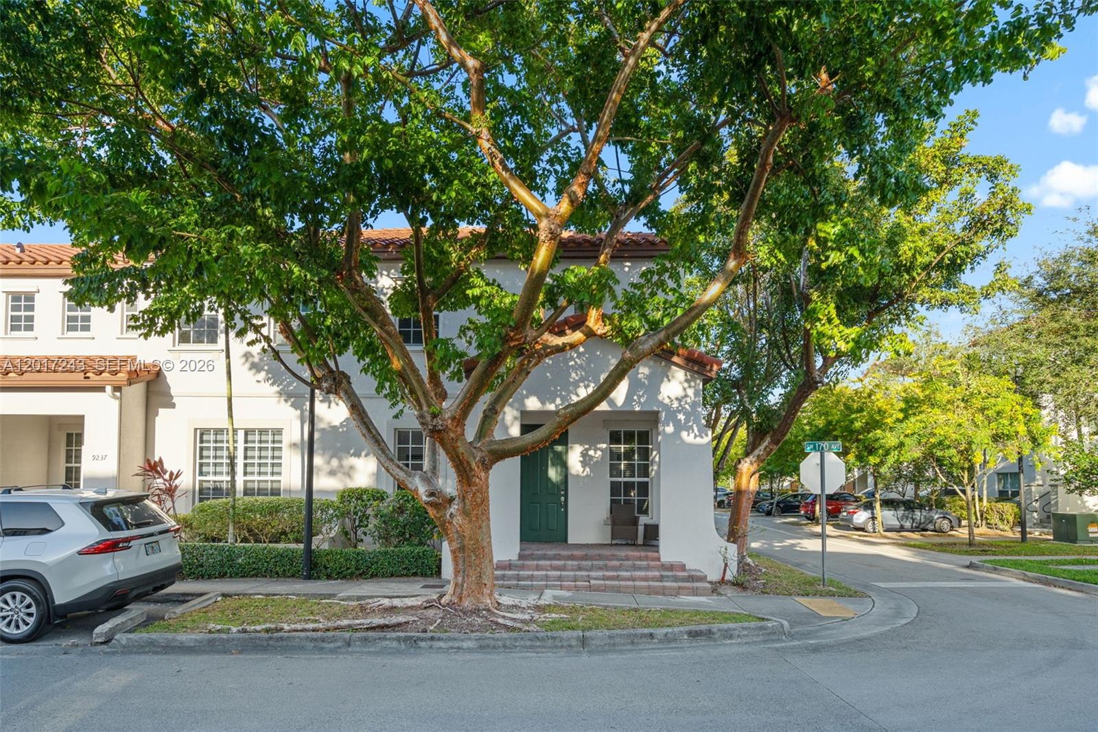 9243 Southwest 170th Avenue Miami, FL 33196 - Photo 1 of 36