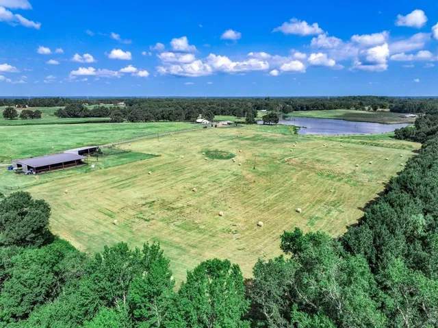 a view of a outdoor space and a yard