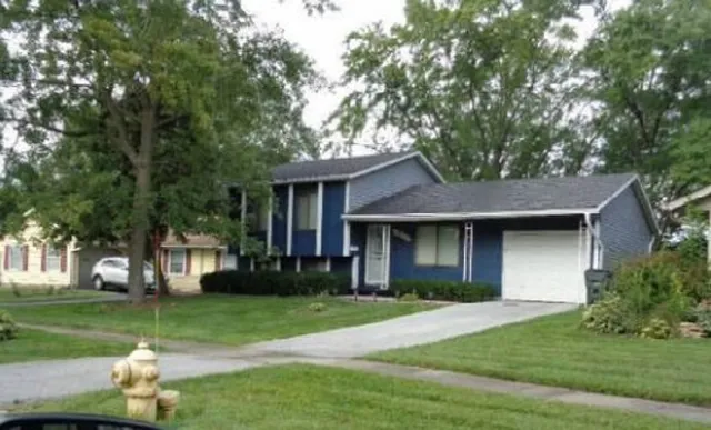 $123,760 | 18106 Charlemagne Avenue, Hazel Crest, IL 60429