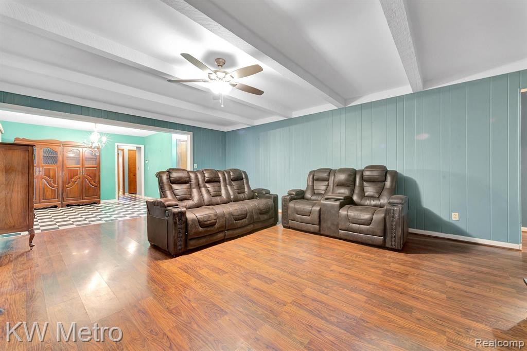 7380 Villamuer Road West Bloomfield, MI 48322 - Photo 16 of 59