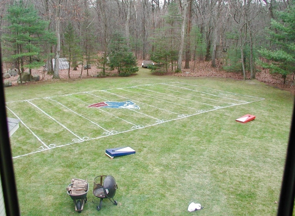 116 River Street Middleton, MA 01949 - Photo 31 of 32 a view of a basket ball ground