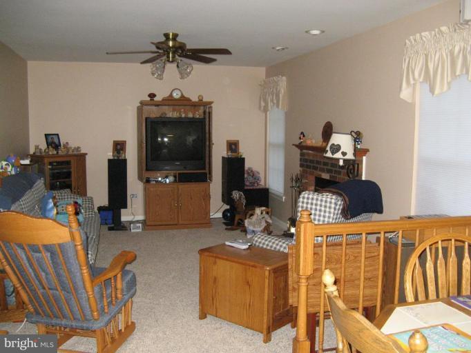 9244 Homestretch Court Laurel, MD 20723 - Photo 5 of 27 Family Room