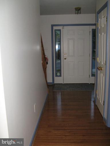 9244 Homestretch Court Laurel, MD 20723 - Photo 7 of 27 Entrance / Foyer