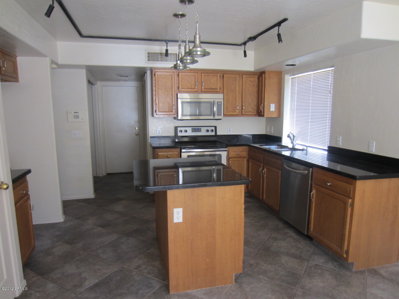 853 West Shellfish Drive Gilbert, AZ 85233 - Photo 16 of 26 Kitchen