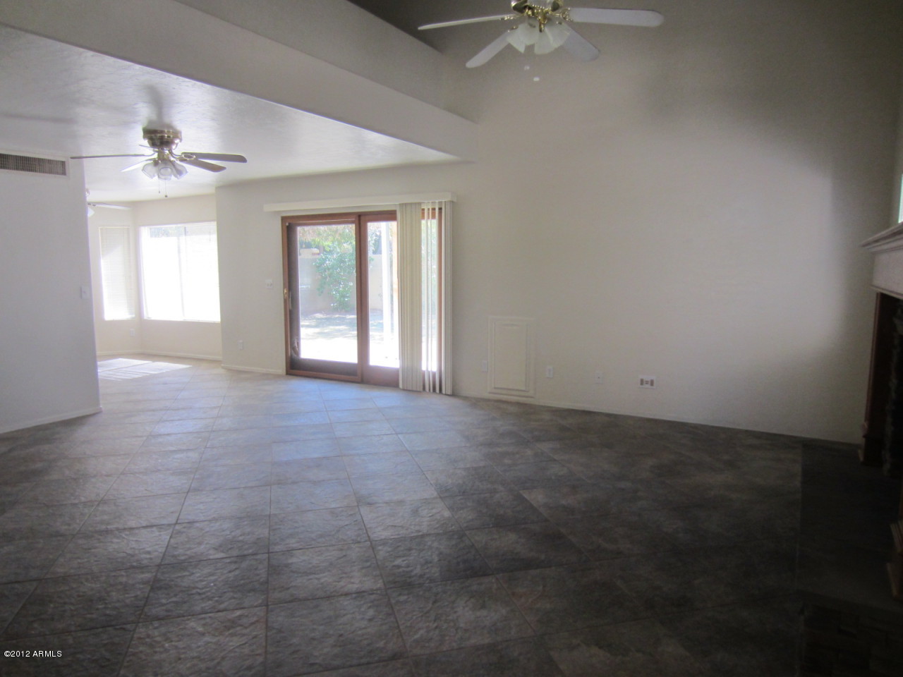 853 West Shellfish Drive Gilbert, AZ 85233 - Photo 7 of 26 Living 5