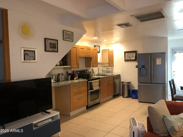 $1,695 | 2025 South Granada Drive, Unit 12, Tempe, AZ 85282