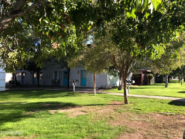 $1,695 | 2025 South Granada Drive, Unit 12, Tempe, AZ 85282