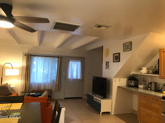 $1,695 | 2025 South Granada Drive, Unit 12, Tempe, AZ 85282