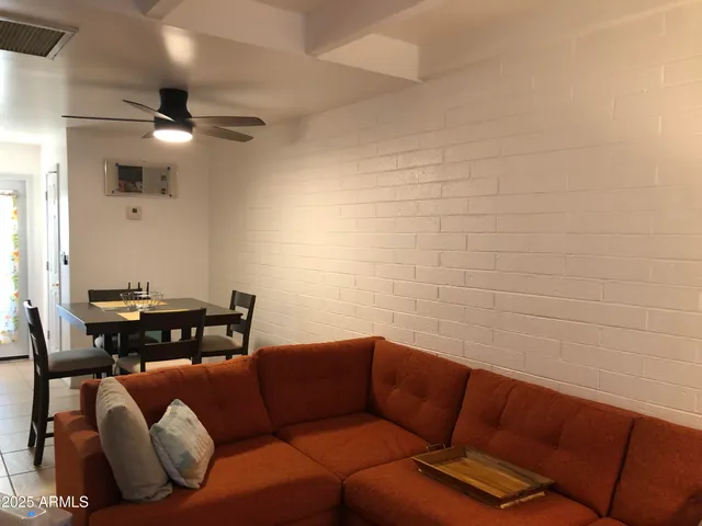 $1,695 | 2025 South Granada Drive, Unit 12, Tempe, AZ 85282