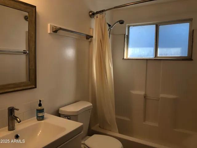 $1,695 | 2025 South Granada Drive, Unit 12, Tempe, AZ 85282