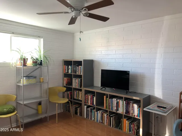 $1,695 | 2025 South Granada Drive, Unit 12, Tempe, AZ 85282