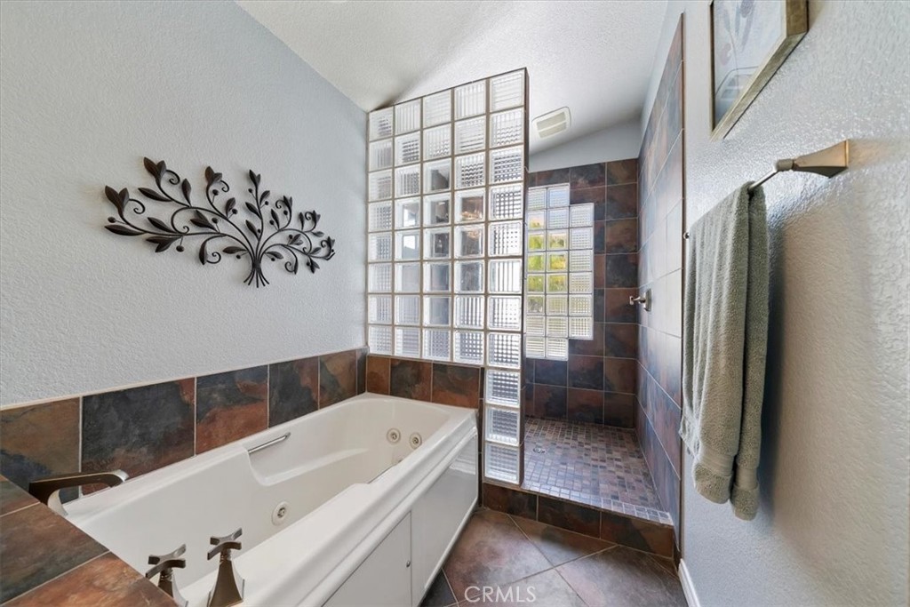 16701 Lake Knoll Parkway Riverside, CA 92503 - Photo 18 of 35