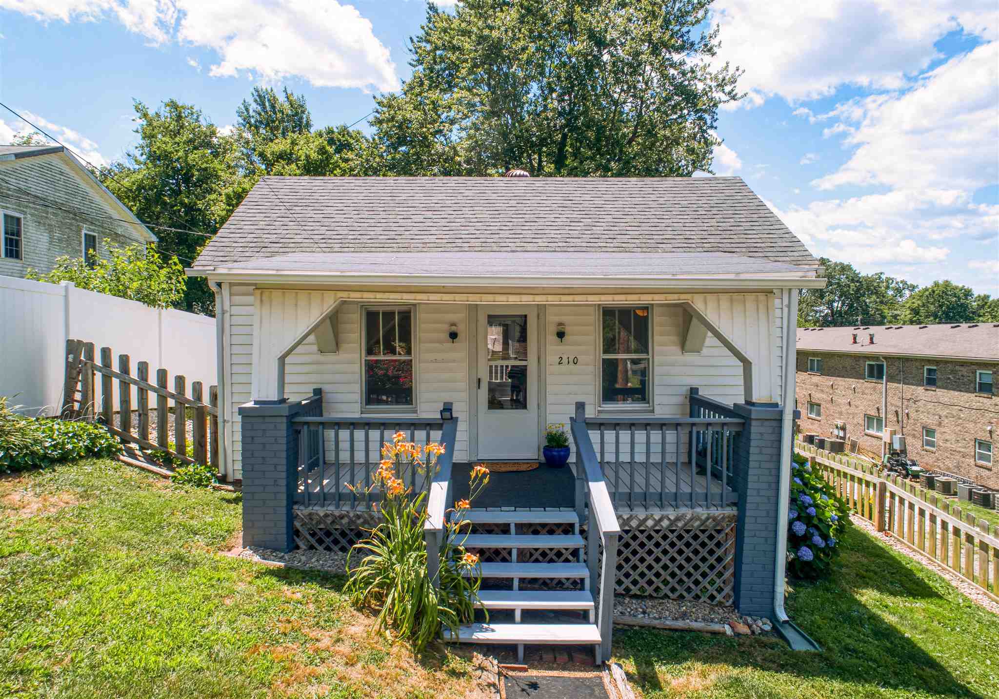 210 Locust Street Newburgh, IN 47630 - Photo 1 of 36 Gallery Image 1