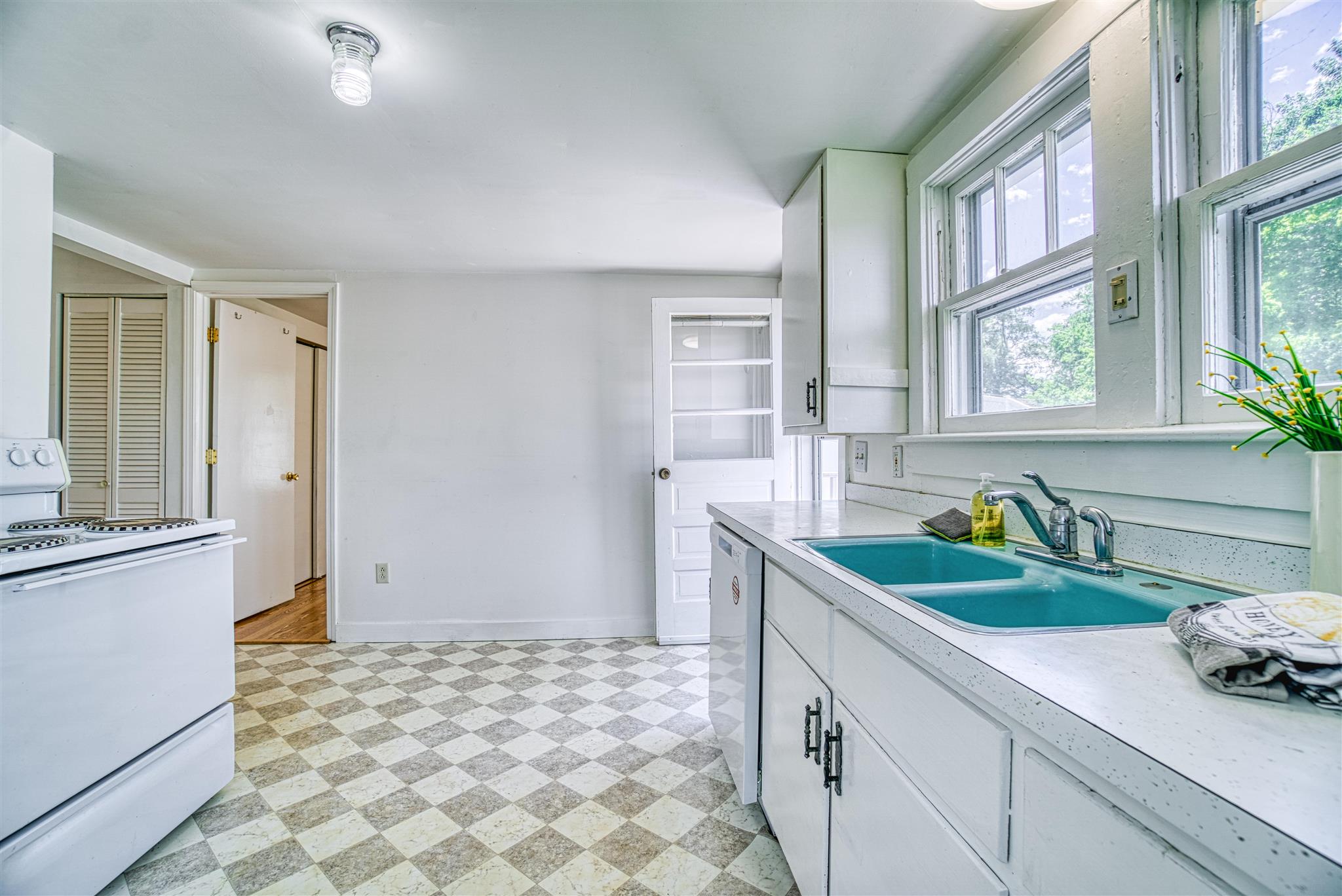 210 Locust Street Newburgh, IN 47630 - Photo 11 of 36 Gallery Image 11