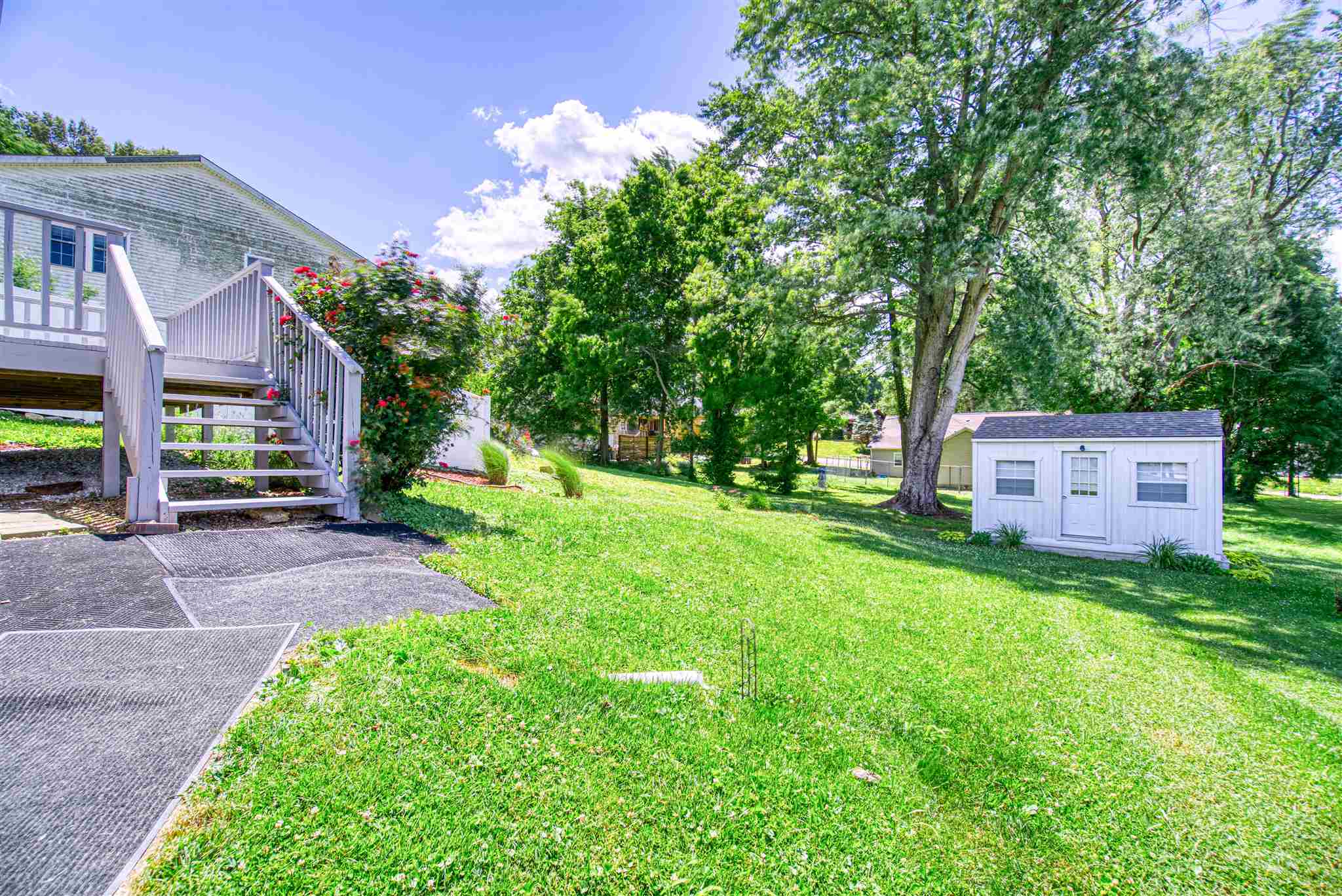 210 Locust Street Newburgh, IN 47630 - Photo 26 of 36 Gallery Image 26