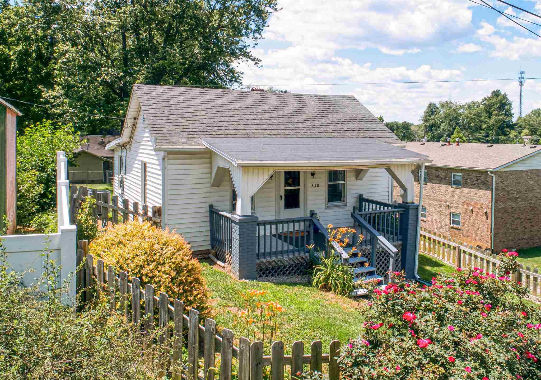 210 Locust Street Newburgh, IN 47630 - Photo 33 of 36 Gallery Image 33