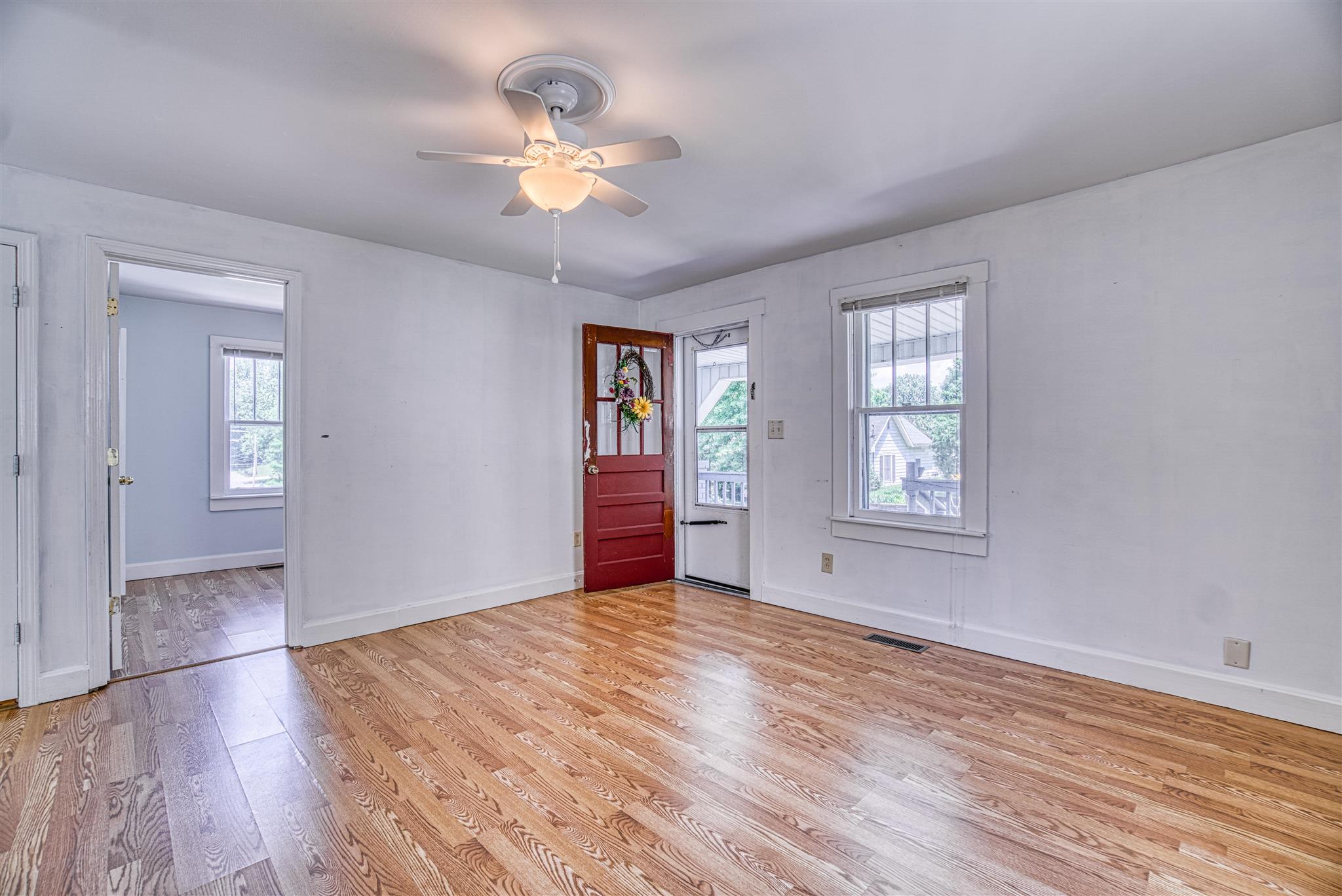 210 Locust Street Newburgh, IN 47630 - Photo 5 of 36 Gallery Image 5
