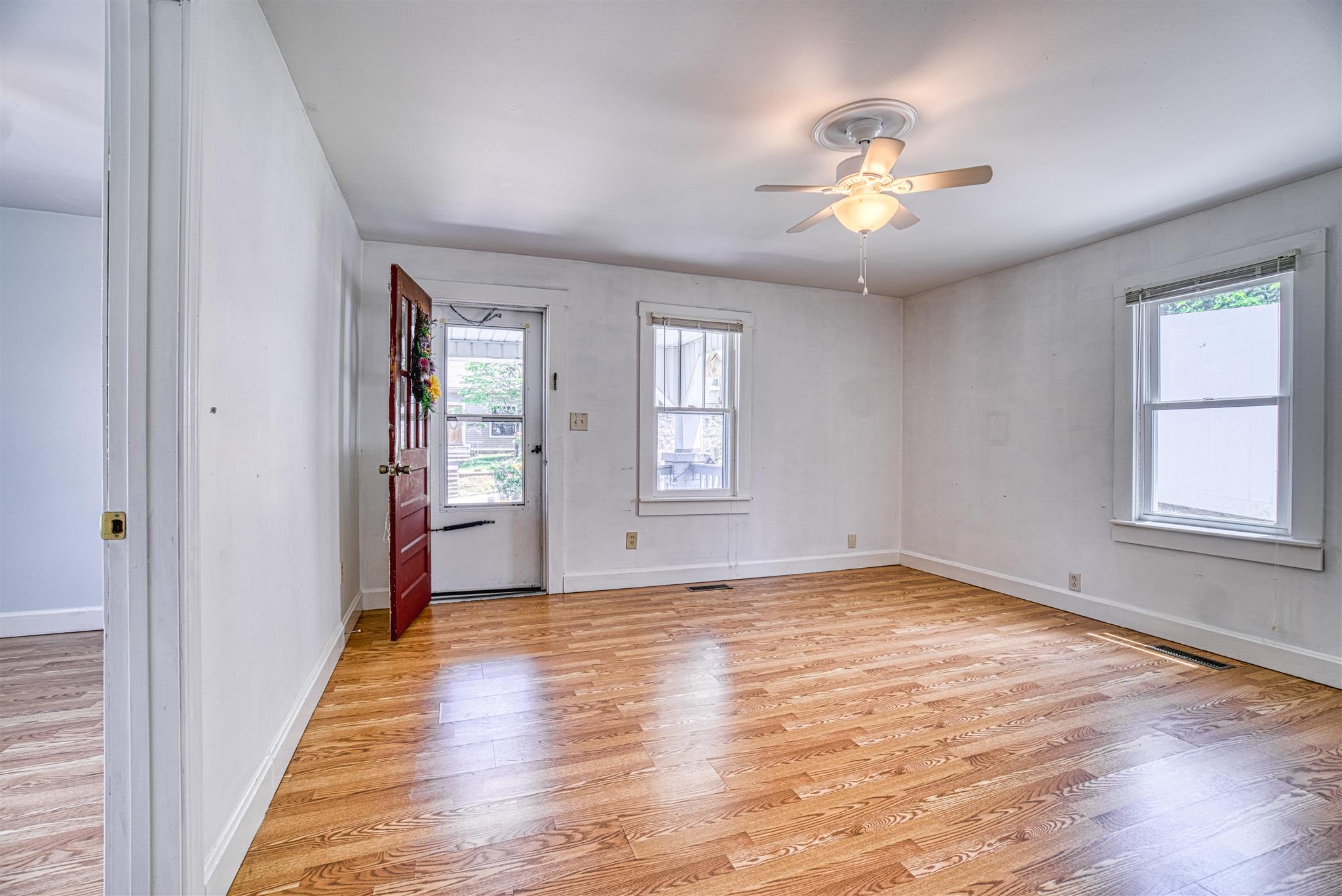 210 Locust Street Newburgh, IN 47630 - Photo 7 of 36 Gallery Image 7