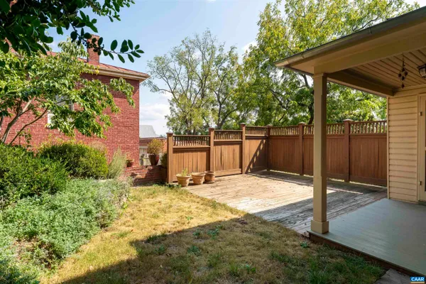 $625,000 | 17 North Washington Street, Staunton, VA 24401