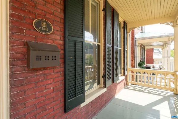 $595,000 | 17 North Washington Street, Staunton, VA 24401