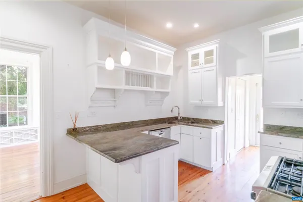 $595,000 | 17 North Washington Street, Staunton, VA 24401