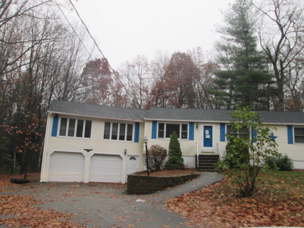 67 Old Chester Road Derry, NH 03038 - Photo 1 of 10