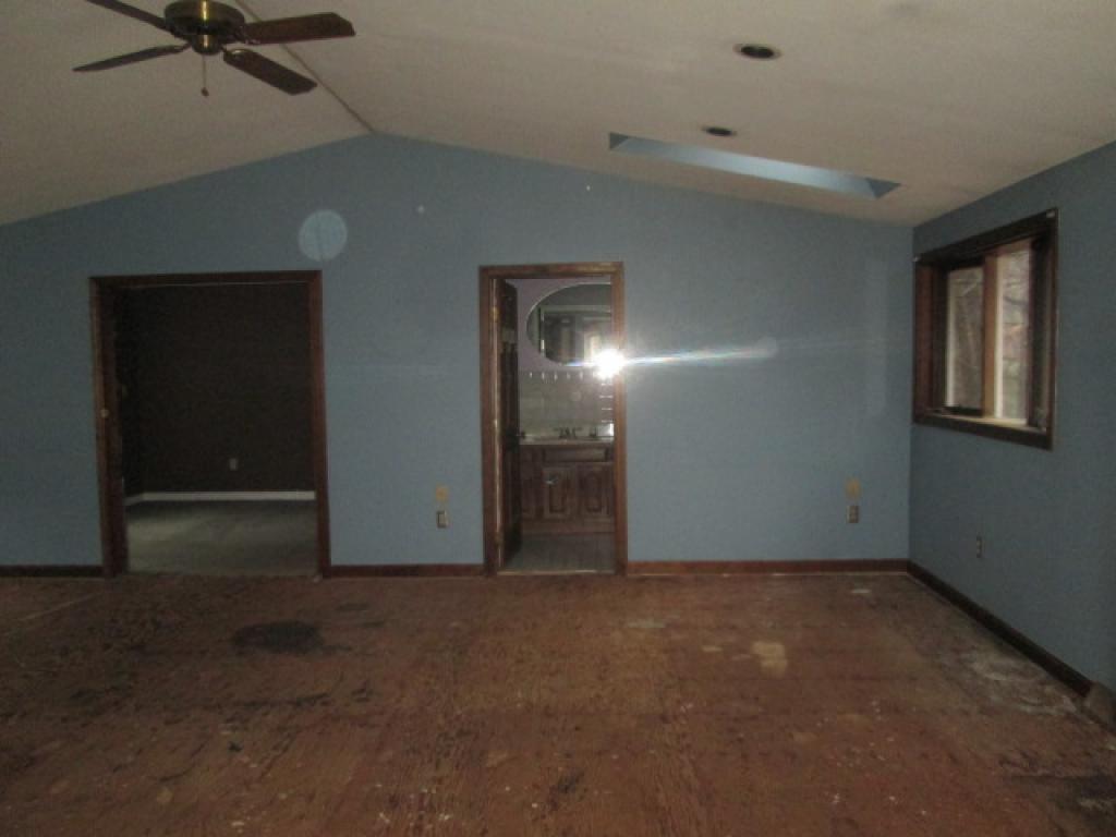 67 Old Chester Road Derry, NH 03038 - Photo 3 of 10