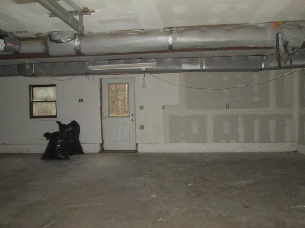 67 Old Chester Road Derry, NH 03038 - Photo 10 of 10