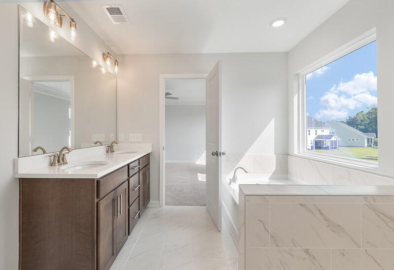 111 Palfrey Drive Ridgeville, SC 29472 - Photo 17 of 25 5-Piece Primary Bathroom